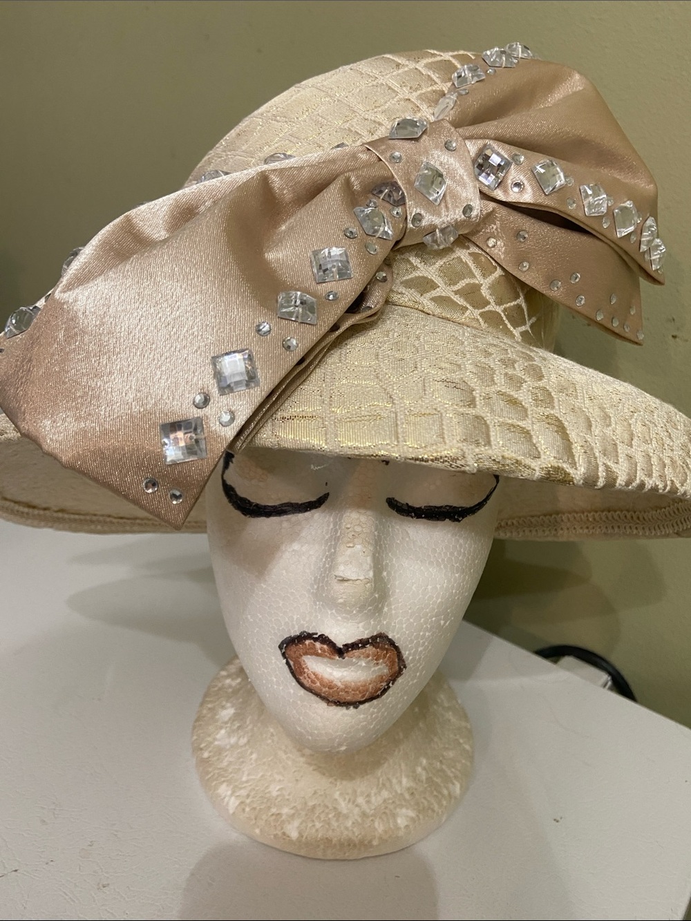 Gorgeous NWT Dress Hat / Church Hat by Lisa Rene’